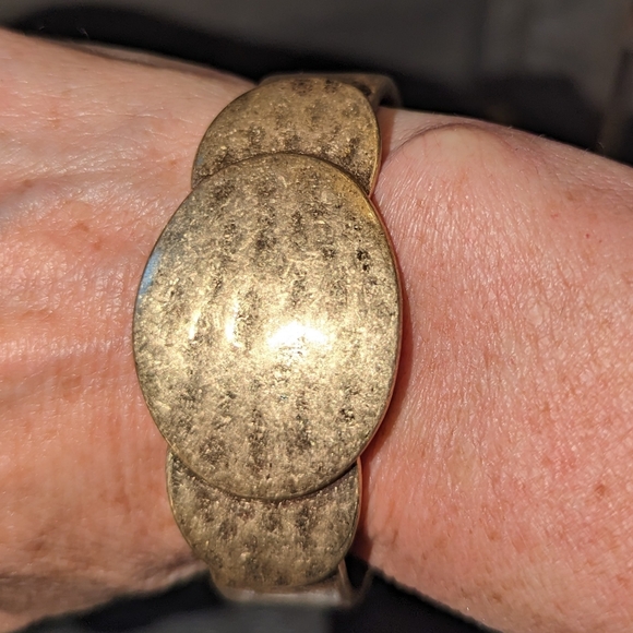 The Sak Bangle Bracelet - Picture 3 of 5